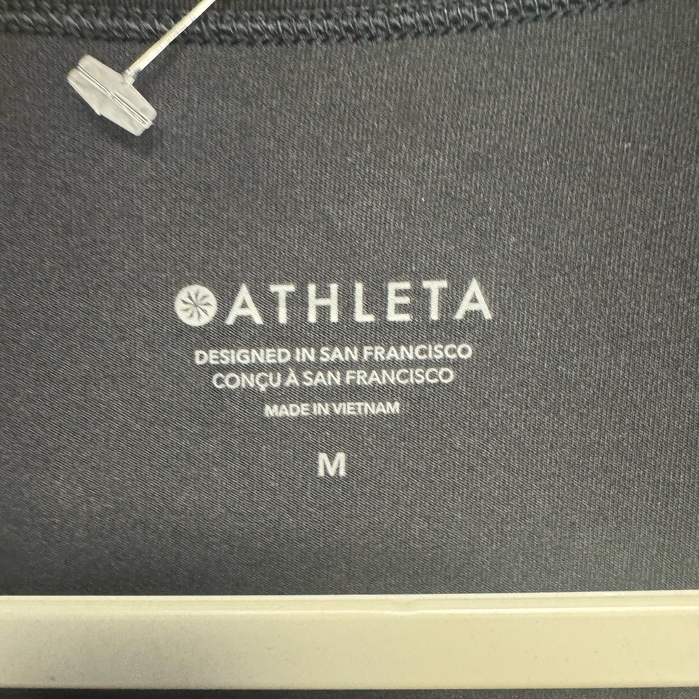 Athleta Solar UPF Tee in Black Size Med NWT Retail $59 - Picture 8 of 8